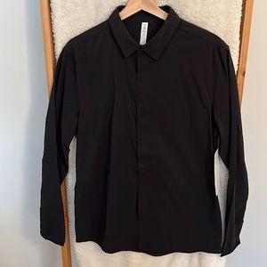 NWT- Lululemon On Time LS